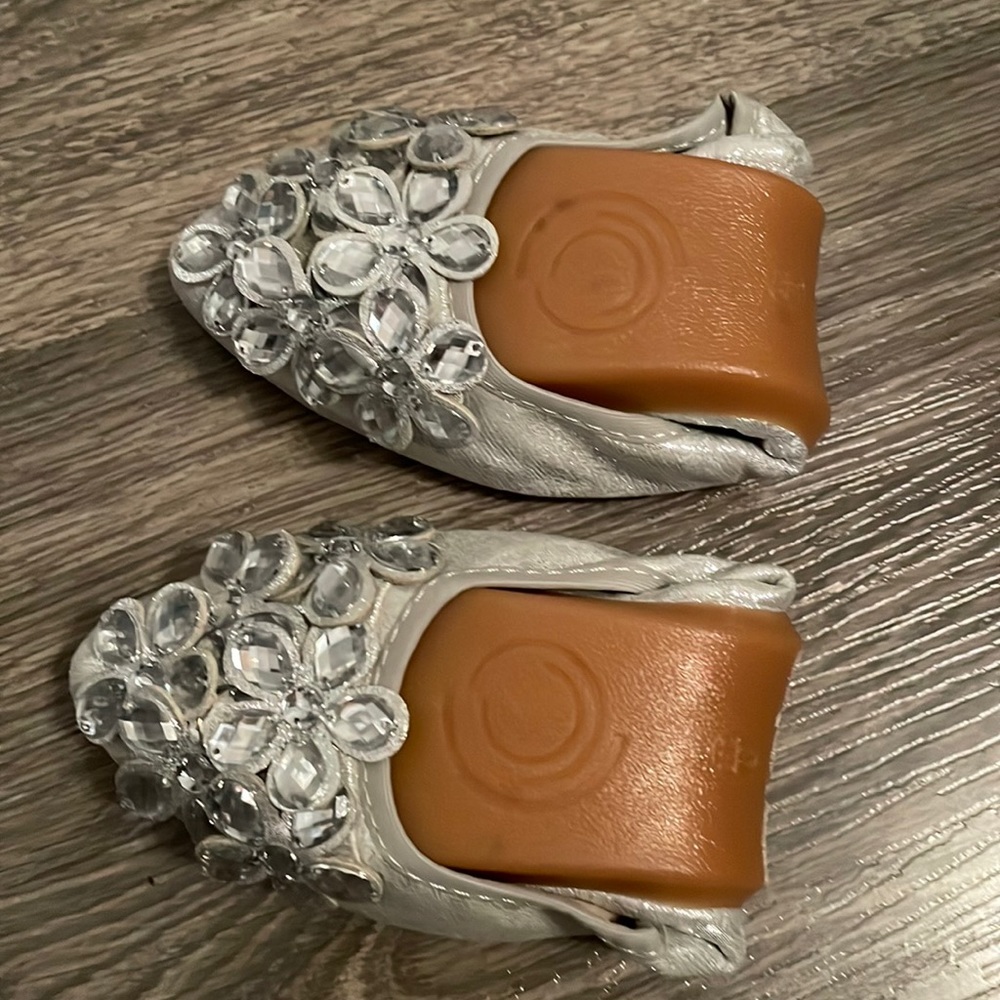 Silver wedding flats